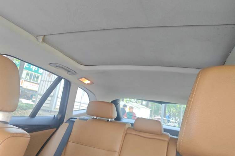 Used BMW X1 2010 xDrive25i Headliner