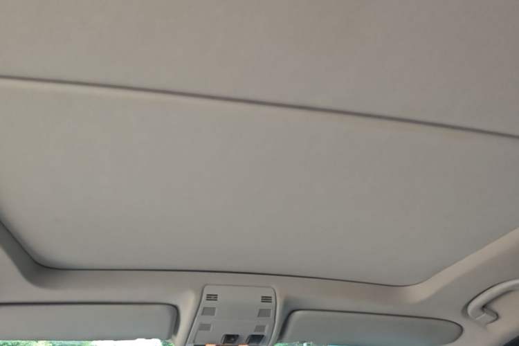 Used BMW X1 2010 xDrive28i Headliner
