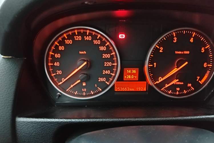 Used BMW X1 2010 sDrive18i Luxury Model Instrument Cluster
