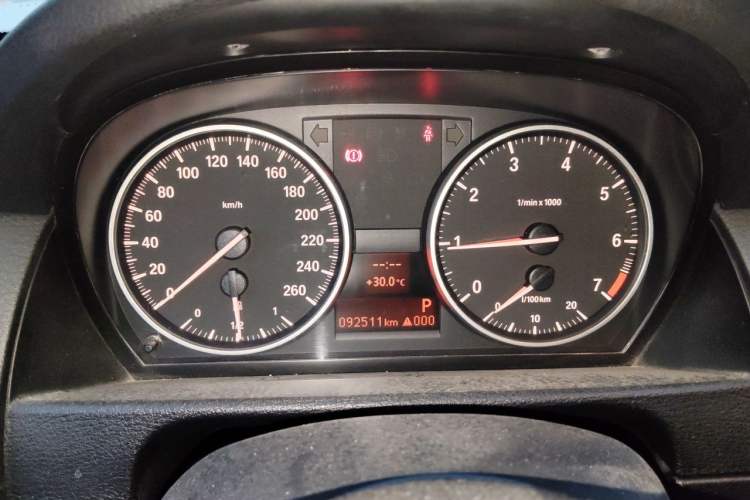 Used BMW X1 2010 sDrive18i Luxury Model Instrument Cluster