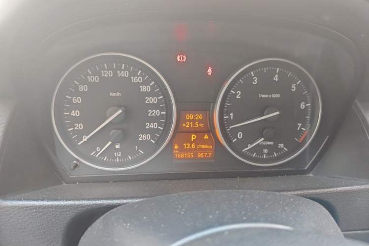 Used BMW X1 2010 xDrive25i Instrument Cluster