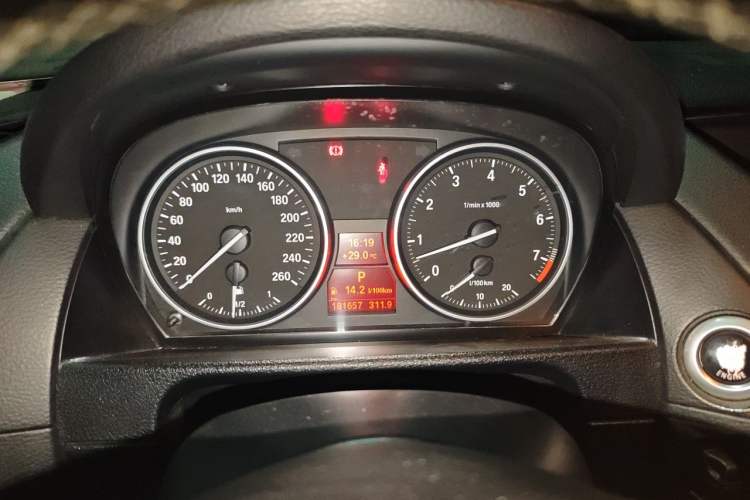 Used BMW X1 2010 xDrive25i Instrument Cluster