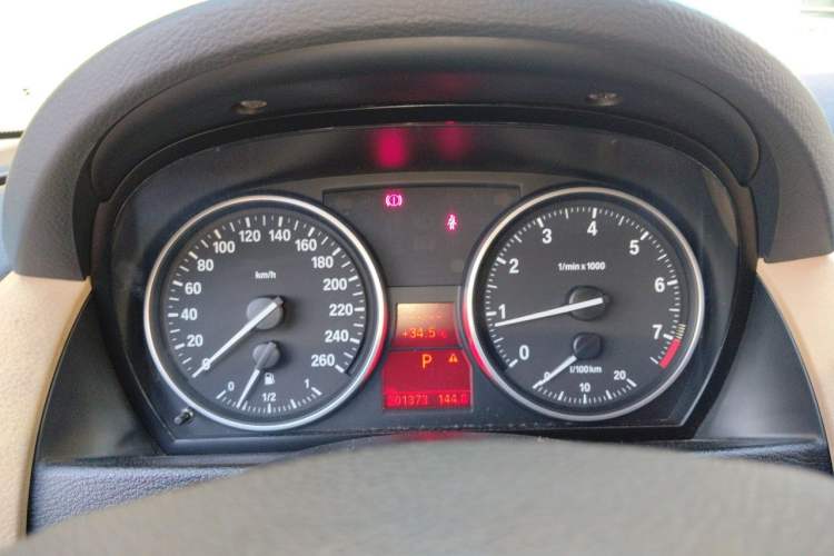 Used BMW X1 2010 xDrive25i Instrument Cluster