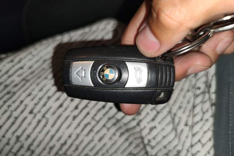 Used BMW X1 2010 xDrive25i Interior 1