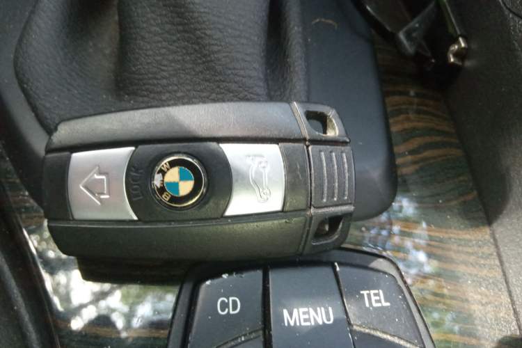 Used BMW X1 2010 xDrive28i Interior 1