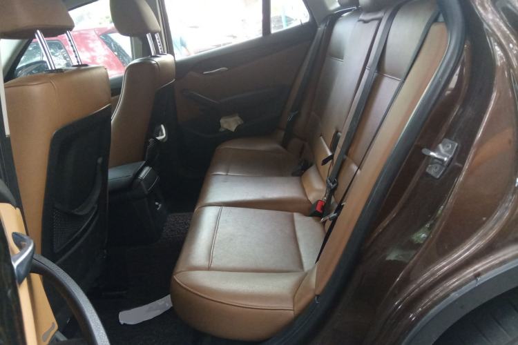Used BMW X1 2010 xDrive28i Interior 4