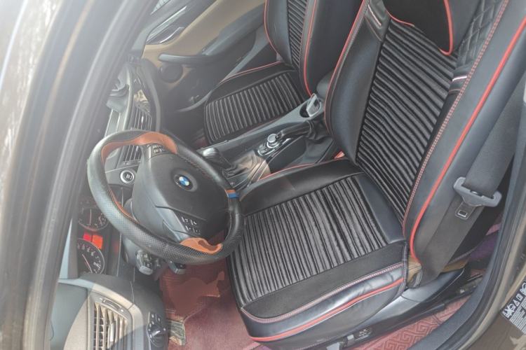 Used BMW X1 2010 xDrive25i Left Front Seat
