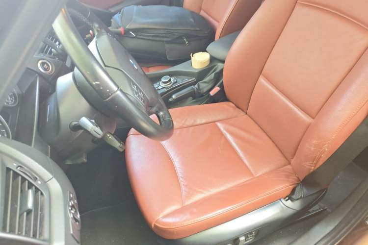 Used BMW X1 2010 xDrive25i Left Front Seat