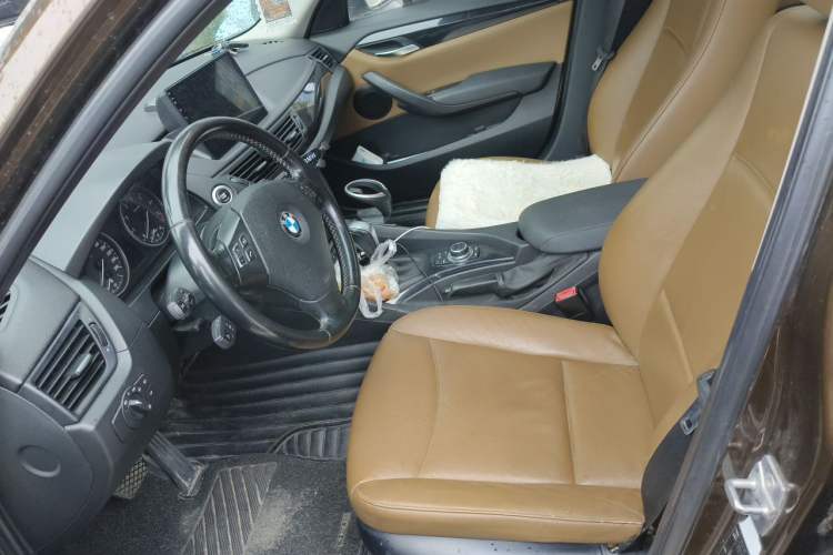 Used BMW X1 2010 xDrive25i Left Front Seat