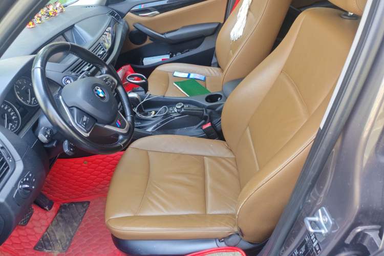 Used BMW X1 2010 xDrive25i Left Front Seat