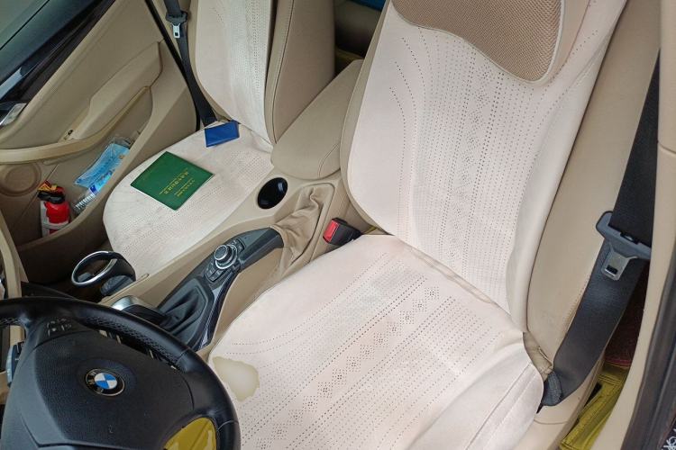 Used BMW X1 2010 xDrive25i Left Front Seat