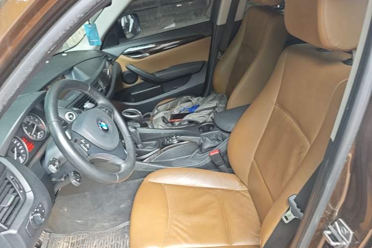 Used BMW X1 2010 xDrive28i Left Front Seat