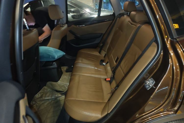 Used BMW X1 2010 xDrive25i Left Rear Seat