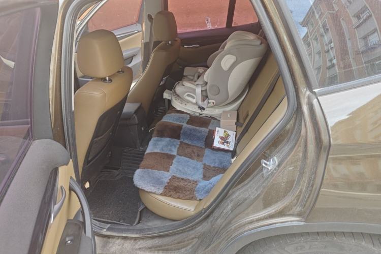 Used BMW X1 2010 xDrive25i Left Rear Seat