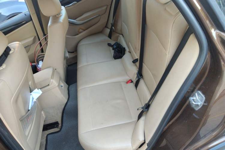 Used BMW X1 2010 xDrive25i Left Rear Seat