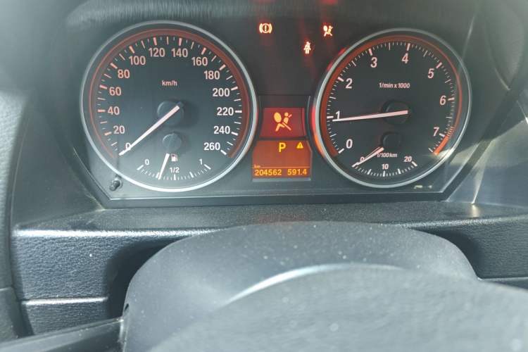 Used BMW X1 2010 xDrive25i Odometer Close Up