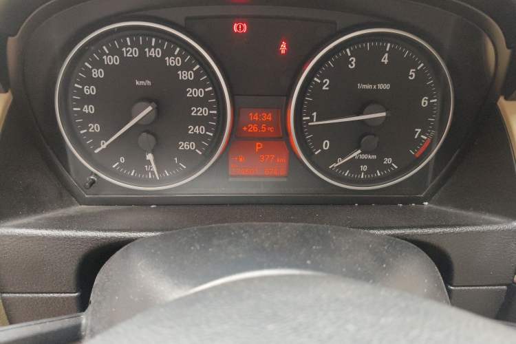 Used BMW X1 2010 xDrive25i Odometer Close Up