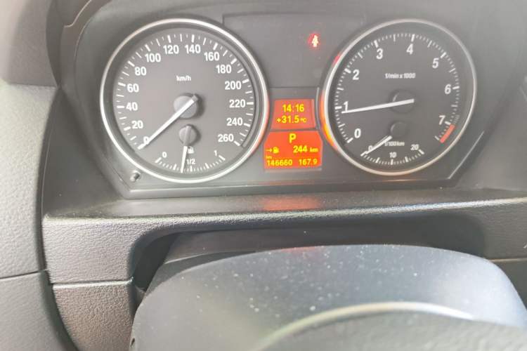 Used BMW X1 2010 xDrive25i Odometer Close Up
