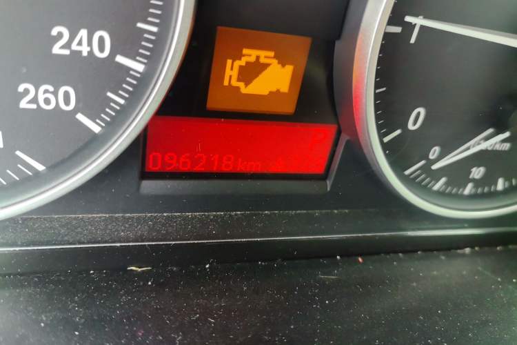 Used BMW X1 2010 sDrive18i Luxury Model Odometer Close Up