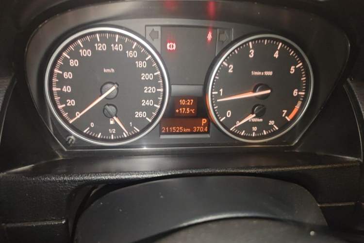 Used BMW X1 2010 sDrive18i Luxury Model Odometer Close Up