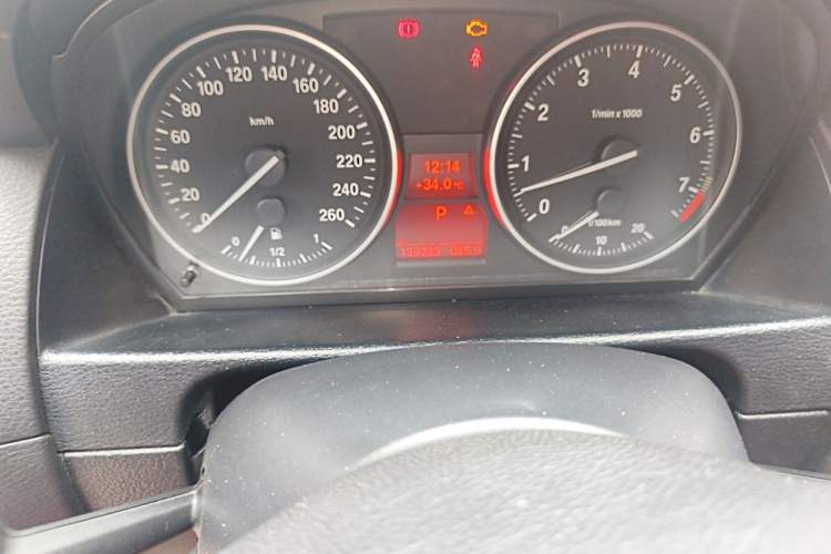 Used BMW X1 2010 xDrive25i Odometer Close Up