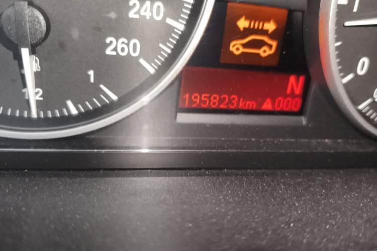 Used BMW X1 2010 sDrive18i Luxury Model Odometer Close Up