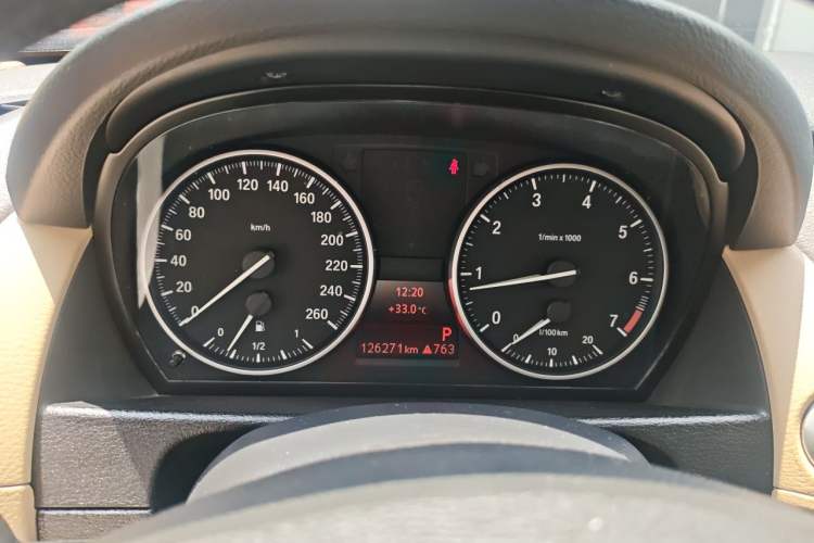 Used BMW X1 2010 sDrive18i Luxury Model Odometer Close Up