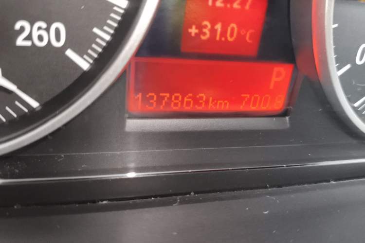 Used BMW X1 2010 sDrive18i Luxury Model Odometer Close Up