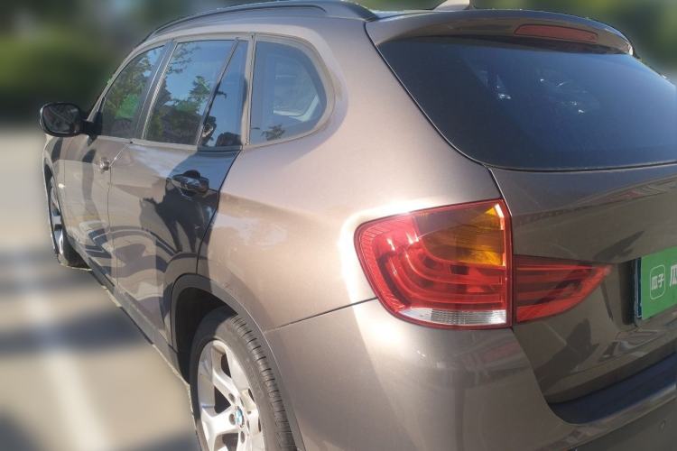 Used BMW X1 2010 sDrive18i Luxury Model Rear Left 45 Deg