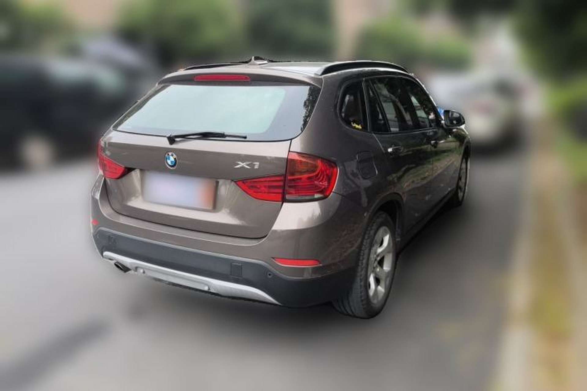 Used BMW X1 2010 sDrive18i Luxury Model Rear Right 45 Deg