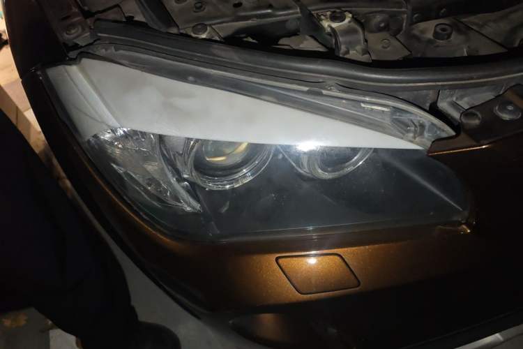 Used BMW X1 2010 xDrive25i Right Front Headlight