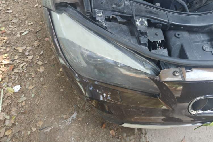 Used BMW X1 2010 xDrive25i Right Front Headlight