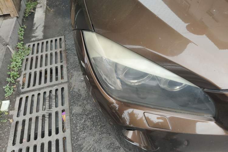 Used BMW X1 2010 xDrive25i Right Front Headlight