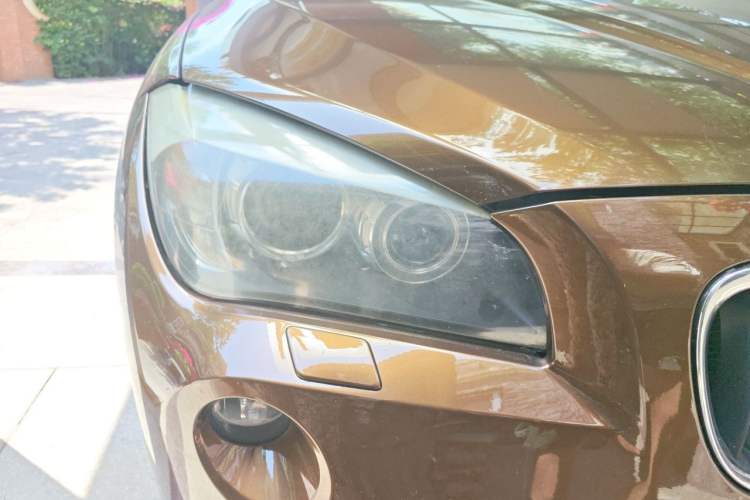 Used BMW X1 2010 xDrive25i Right Front Headlight