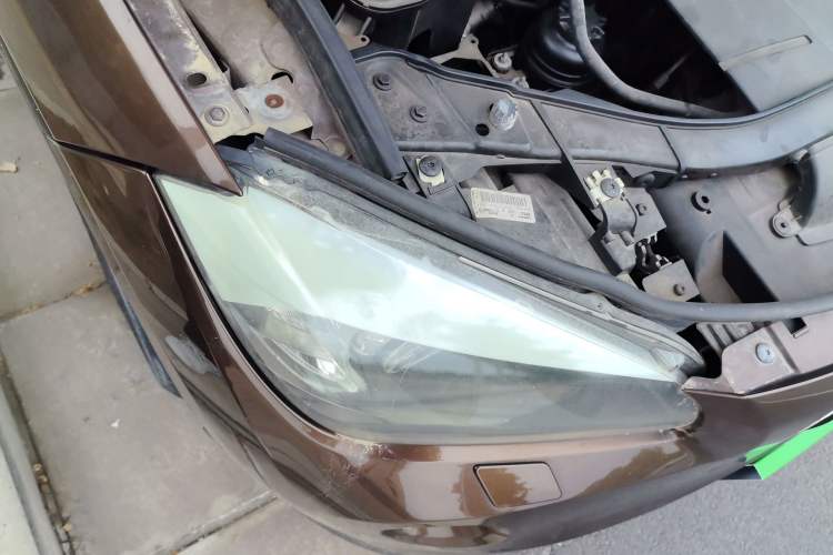 Used BMW X1 2010 sDrive18i Luxury Model Right Front Headlight