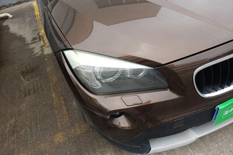 Used BMW X1 2010 xDrive25i Right Front Headlight