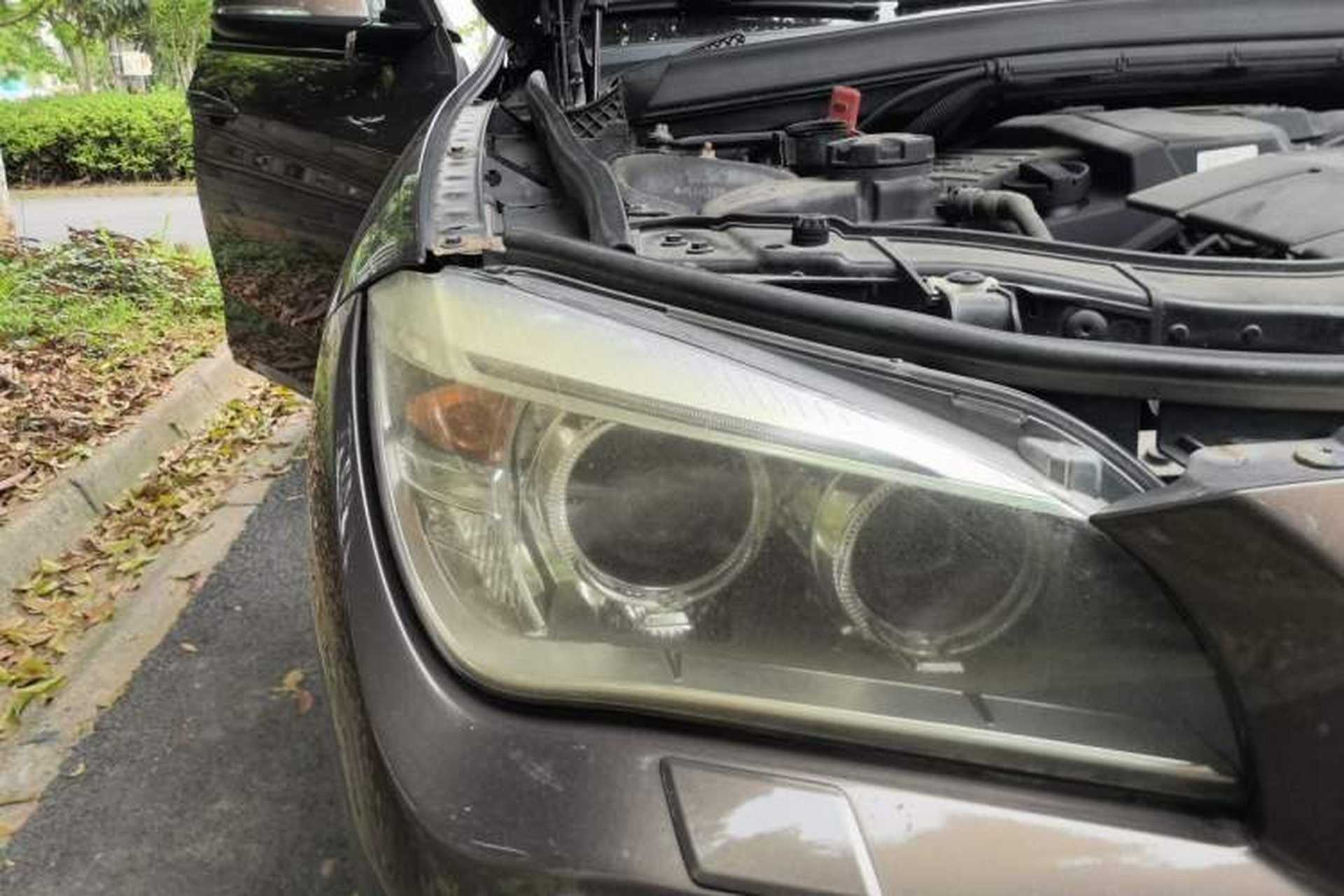Used BMW X1 2010 sDrive18i Luxury Model Right Front Headlight