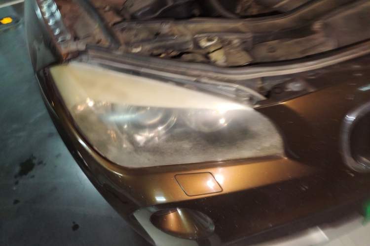 Used BMW X1 2010 sDrive18i Luxury Model Right Front Headlight
