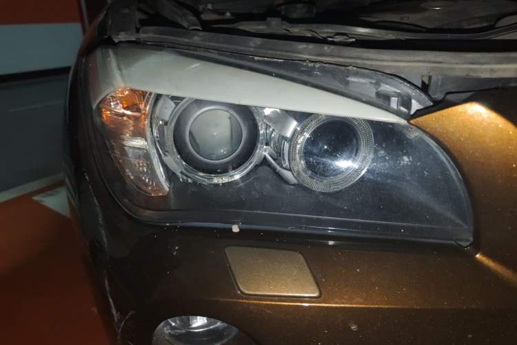 Used BMW X1 2010 xDrive25i Right Front Headlight