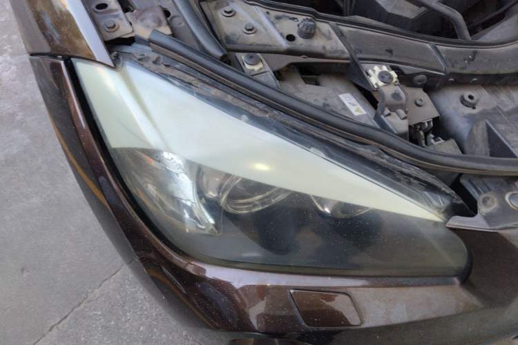 Used BMW X1 2010 xDrive25i Right Front Headlight