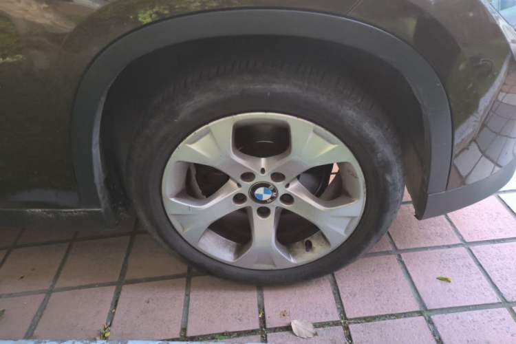 Used BMW X1 2010 sDrive18i Luxury Model Right Front Wheel Hub
