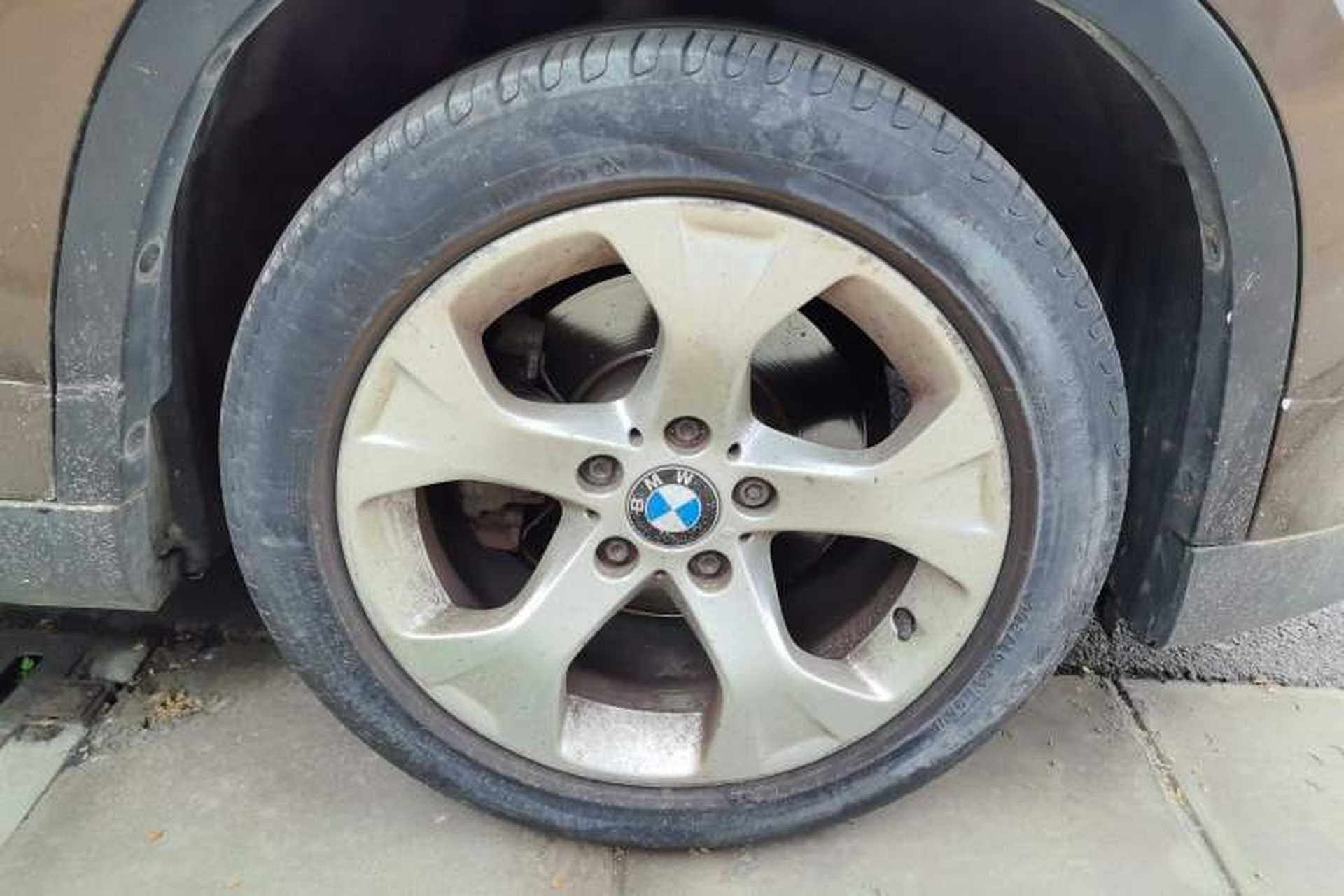 Used BMW X1 2010 sDrive18i Luxury Model Right Front Wheel Hub