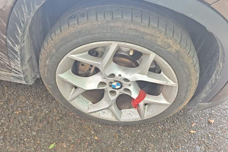 Used BMW X1 2010 xDrive28i Right Front Wheel Hub