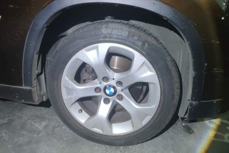 Used BMW X1 2010 sDrive18i Luxury Model Right Front Wheel Hub