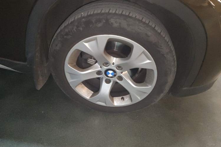 Used BMW X1 2010 sDrive18i Luxury Model Right Front Wheel Hub