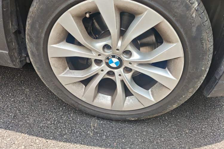 Used BMW X1 2010 sDrive18i Luxury Model Right Front Wheel Hub