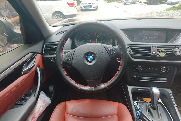 Used BMW X1 2010 xDrive25i Steering Wheel