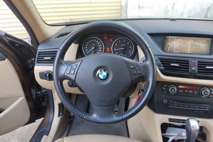 Used BMW X1 2010 xDrive25i Steering Wheel