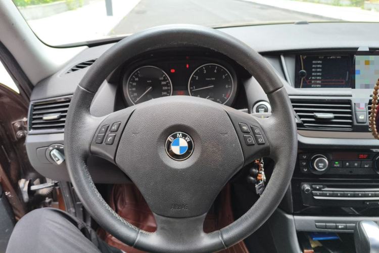 Used BMW X1 2010 sDrive18i Luxury Model Steering Wheel