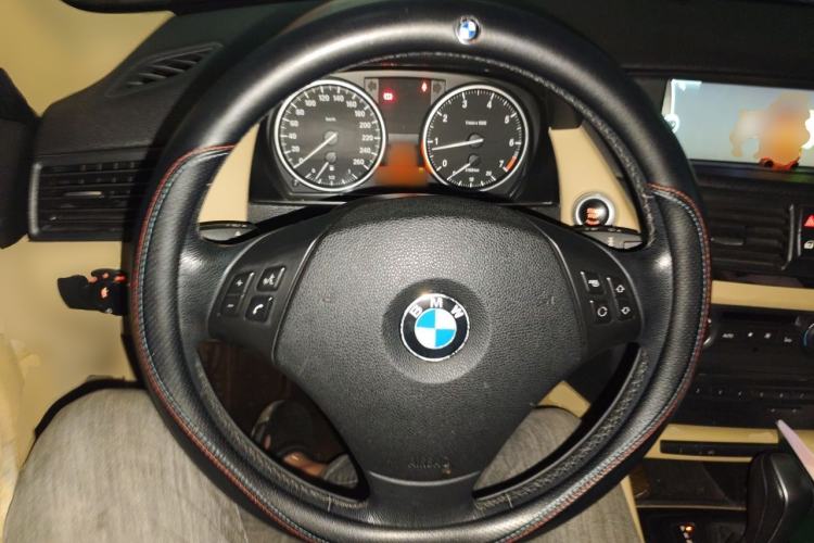 Used BMW X1 2010 sDrive18i Luxury Model Steering Wheel